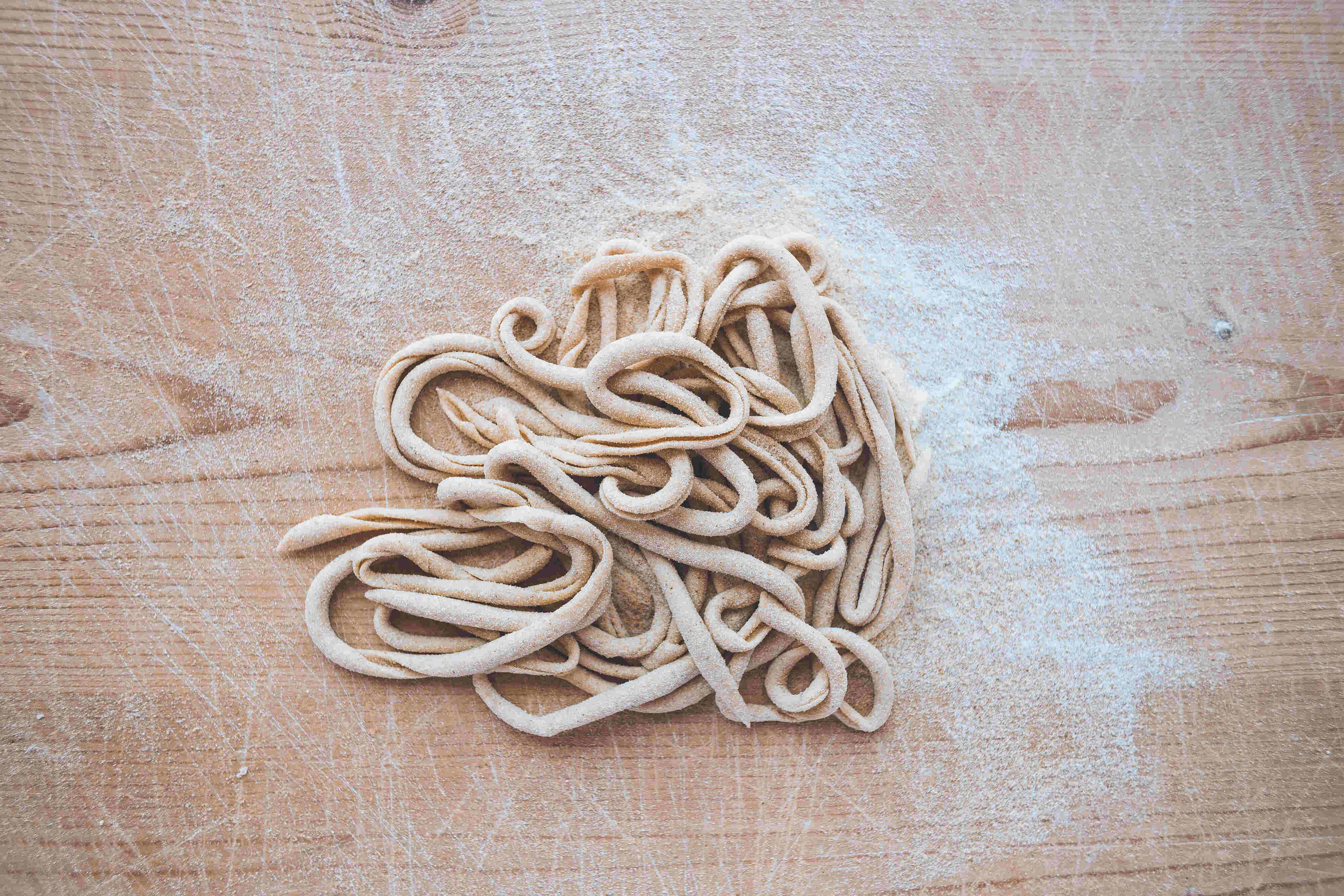 Satisfy everyone’s food craving whenever these pasta photos appear!